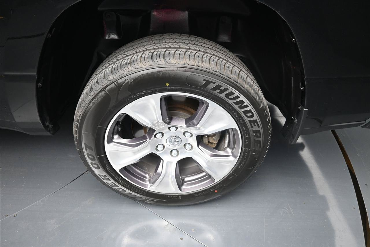 Used 2023 RAM 1500 Laramie AWD/4WD image 19