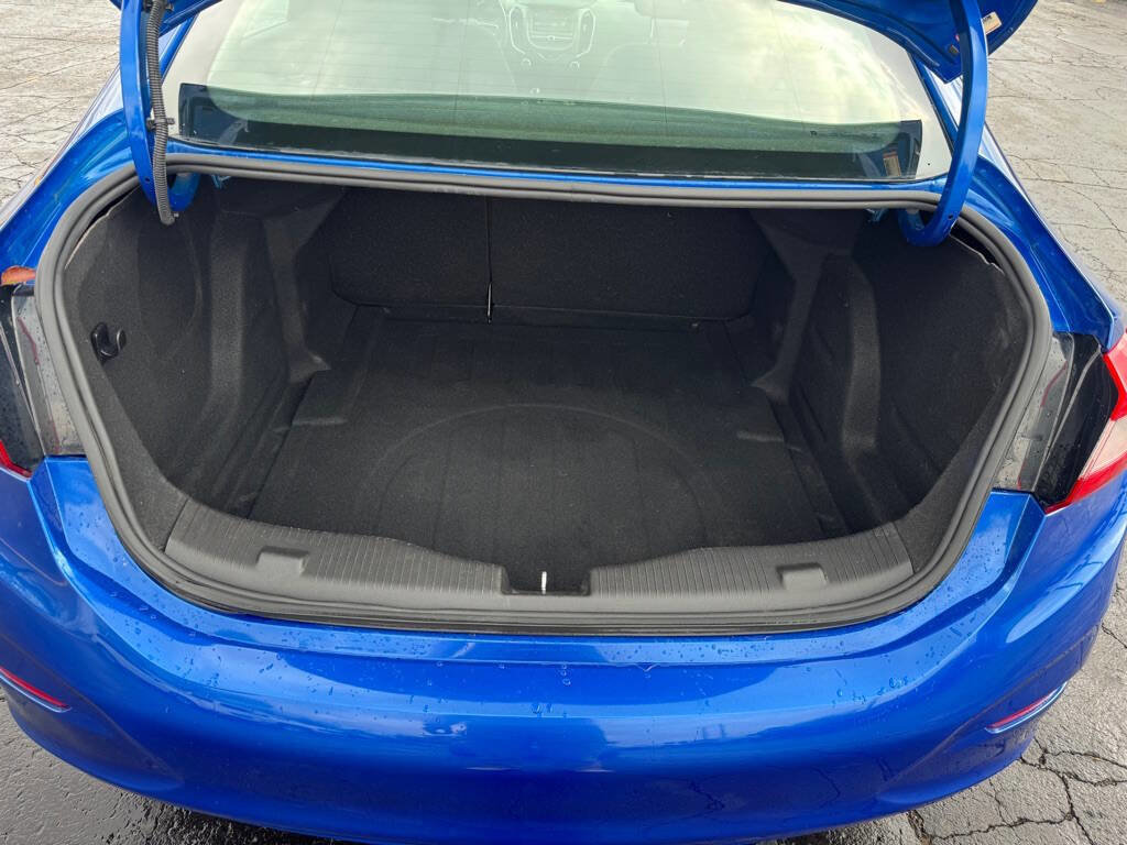 Used 2018 Chevrolet Cruze LT image 9