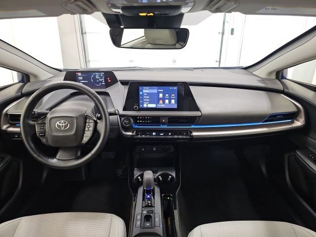 Used 2025 Toyota Prius XLE image 30