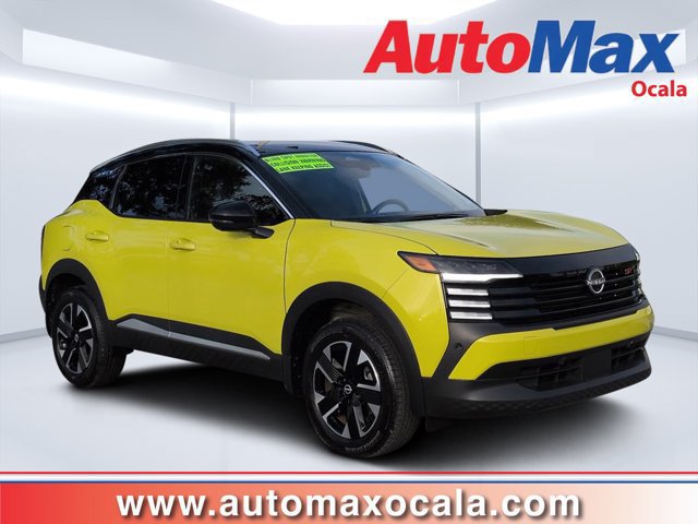 Used 2025 Nissan Kicks SR FWD image 1