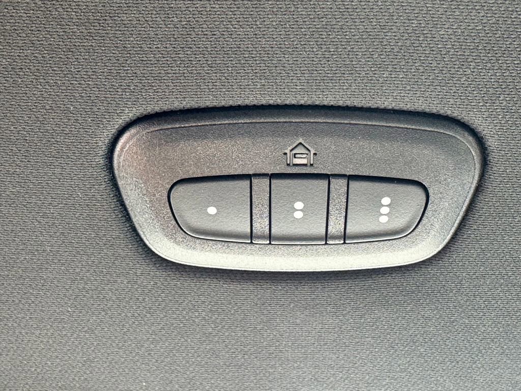 New 2026 RAM 1500 4x4 Crew Cab image 21