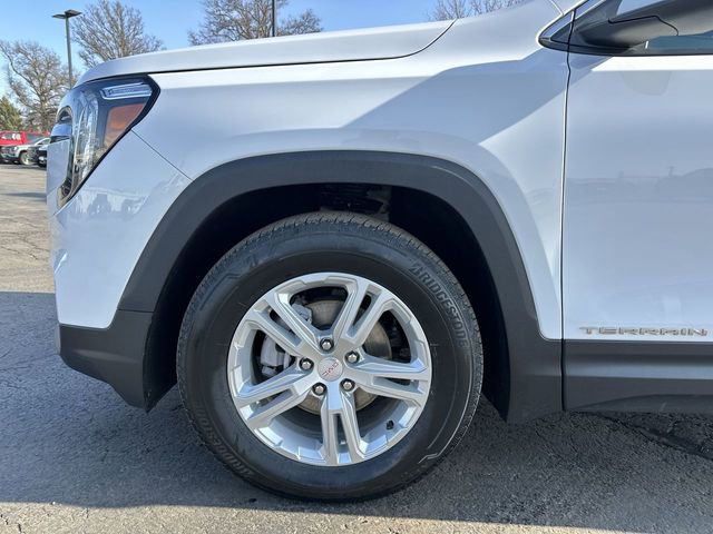 Used 2024 GMC Terrain SLE w/ Driver Convenience Package image 34