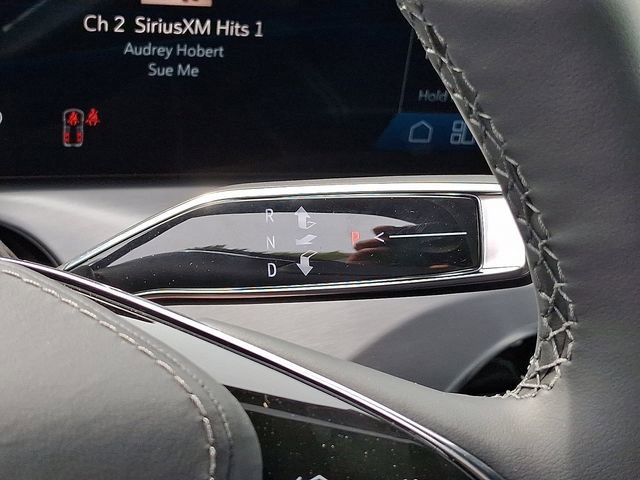 New 2026 Cadillac Vistiq Platinum w/ LPO, Floor Liner Package image 9