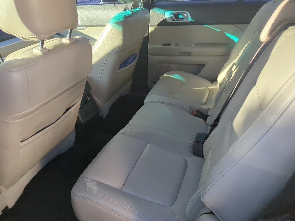 Used 2012 Ford Explorer XLT image 2