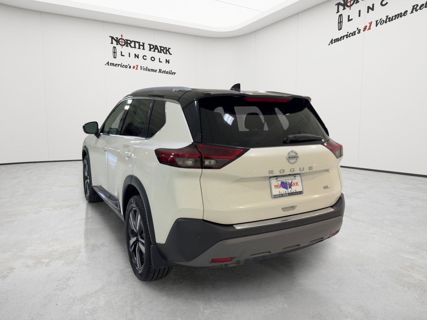 Used 2021 Nissan Rogue SL w/ Premium Package FWD image 8