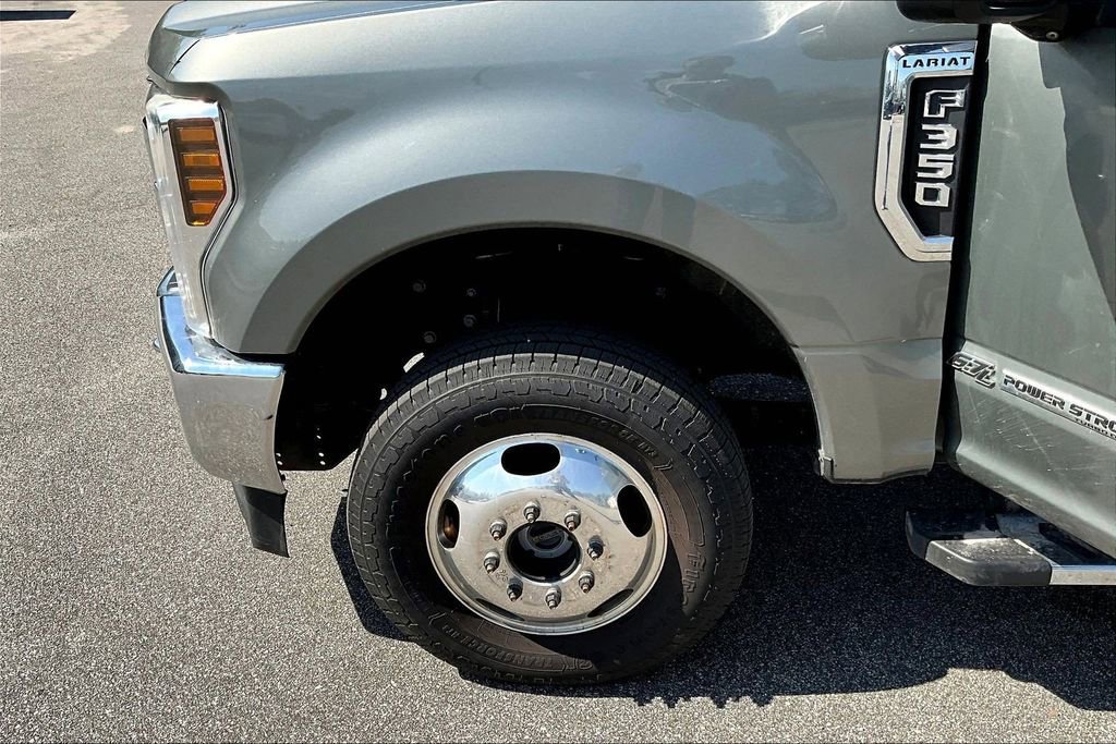 Used 2019 Ford F350 Lariat w/ Chrome Package image 9