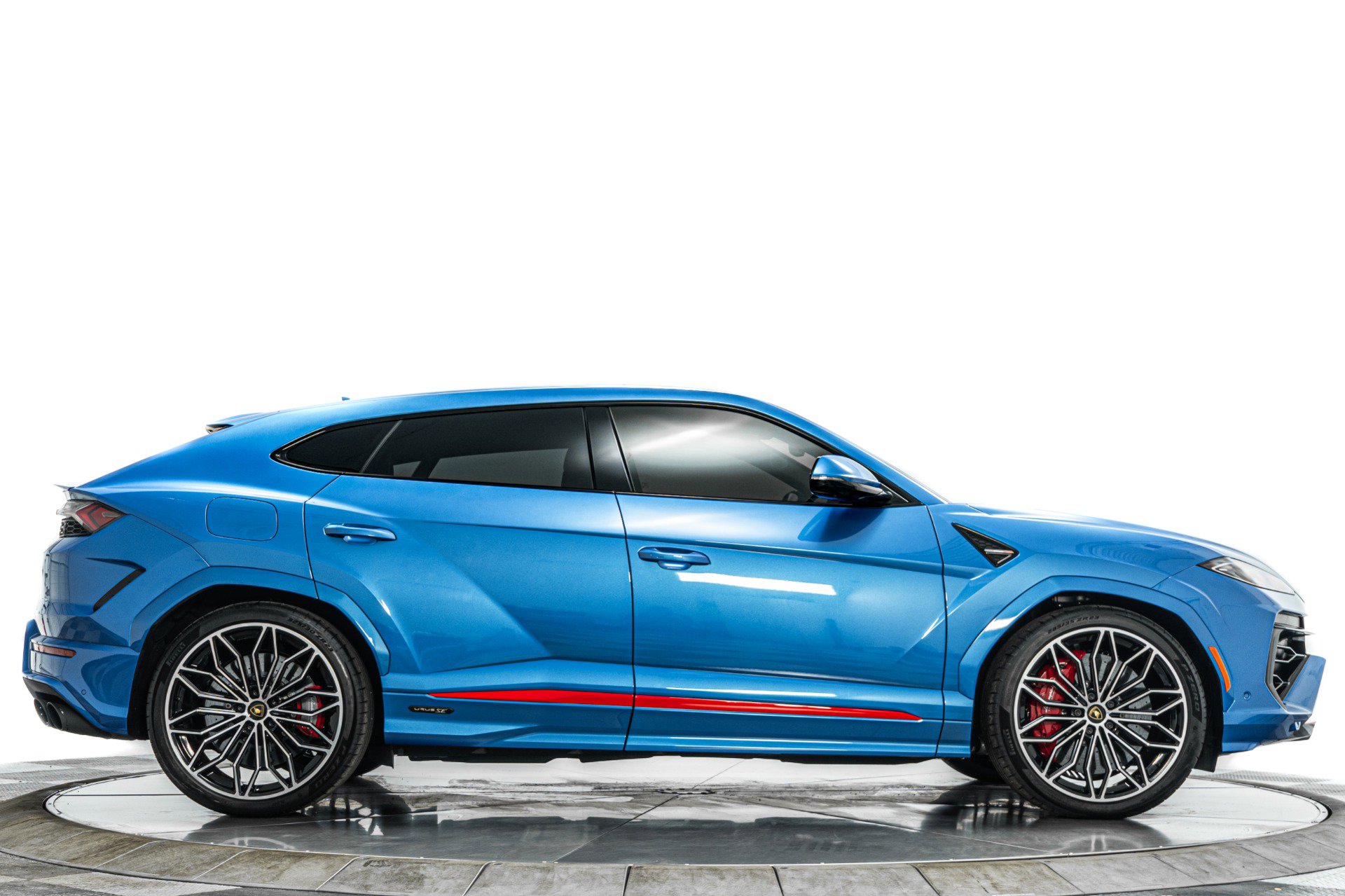 Used 2025 Lamborghini Urus SE image 48