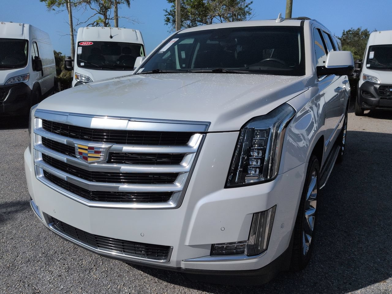 Used 2018 Cadillac Escalade Luxury RWD image 9