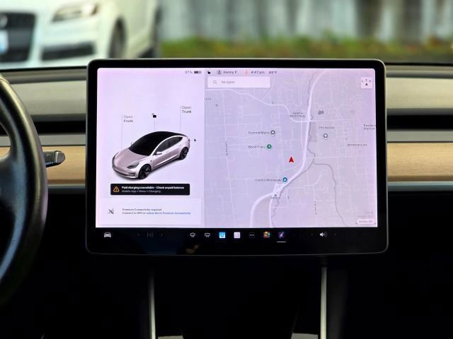 Used 2019 Tesla Model 3 Standard Range Plus image 17