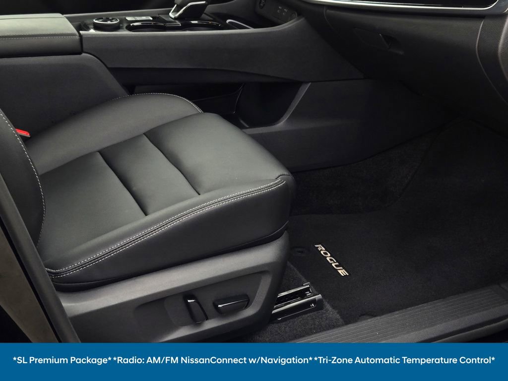 Used 2024 Nissan Rogue SL w/ SL Premium Package image 11