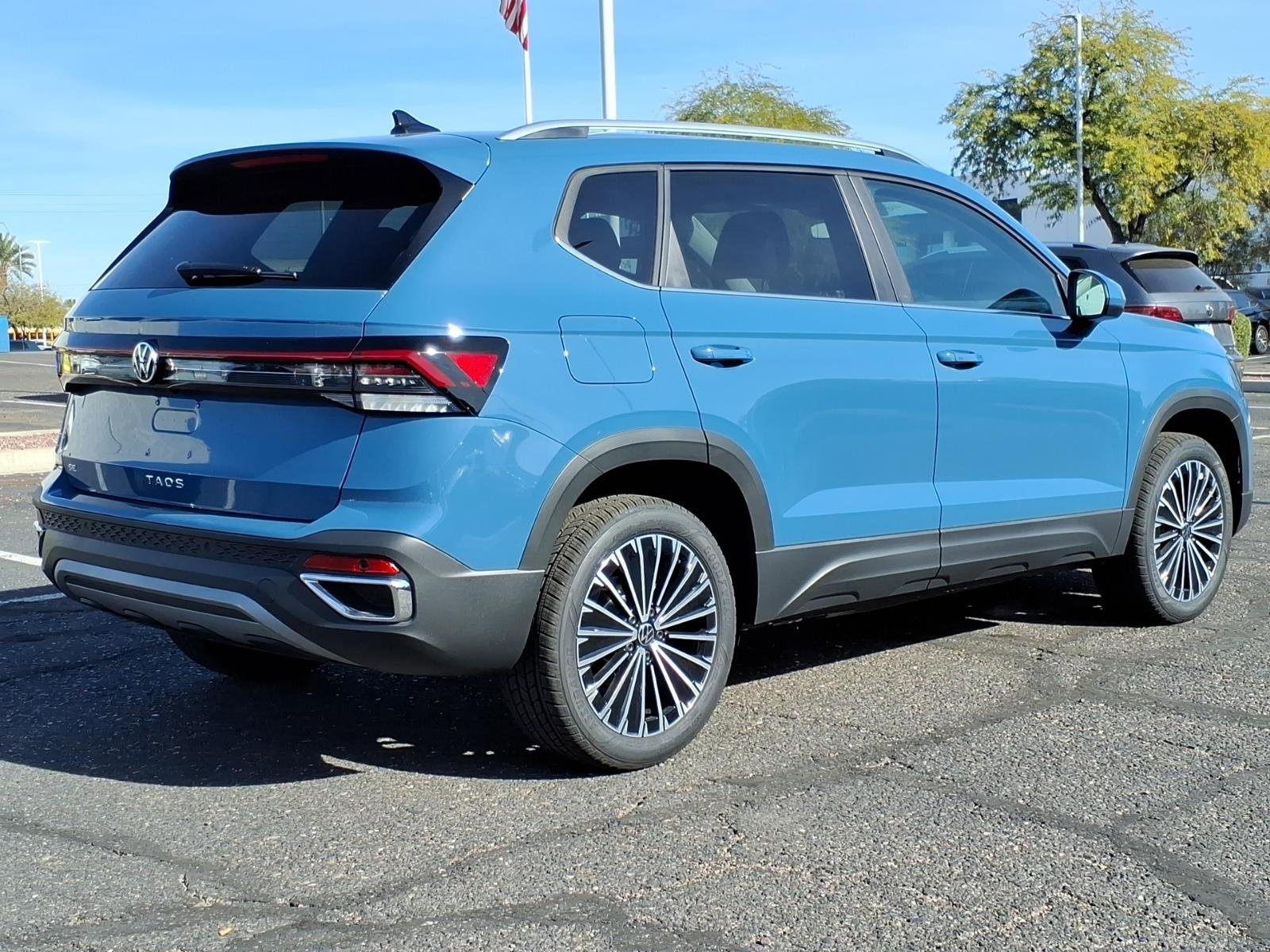 New 2026 Volkswagen Taos SE image 5