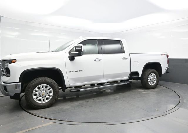 Used 2024 Chevrolet Silverado 2500 LTZ image 3