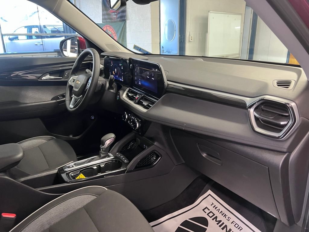 Used 2024 Chevrolet TrailBlazer LT w/ Convenience Package image 33