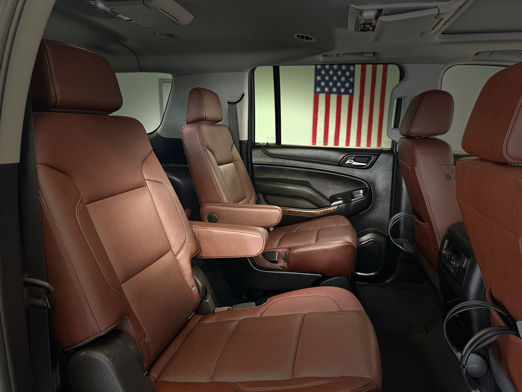 Used 2020 Chevrolet Suburban Premier w/ Premier Plus Edition AWD/4WD image 27