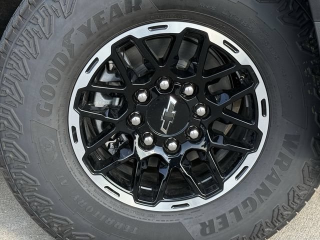New 2026 Chevrolet Silverado EV Trail Boss w/ Premium Package AWD/4WD image 12
