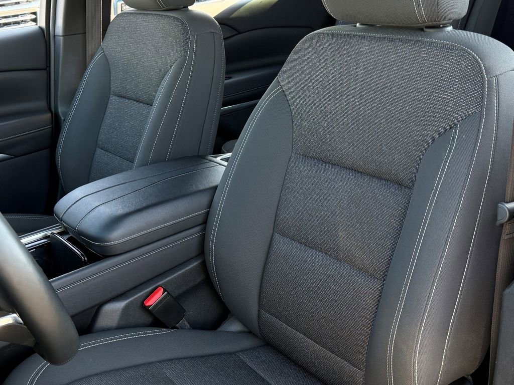 Used 2024 Chevrolet Traverse LT image 23