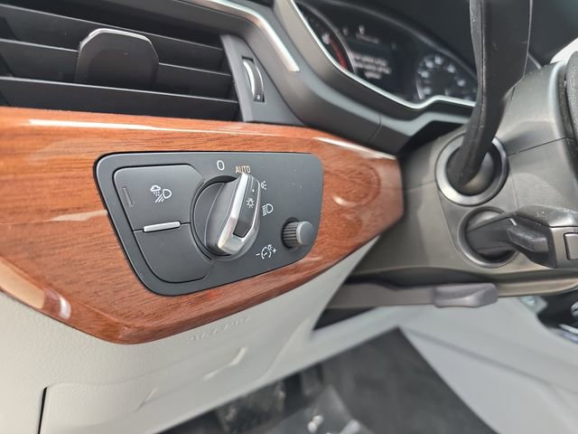 Used 2023 Audi A4 2.0T Premium w/ Convenience Package image 28