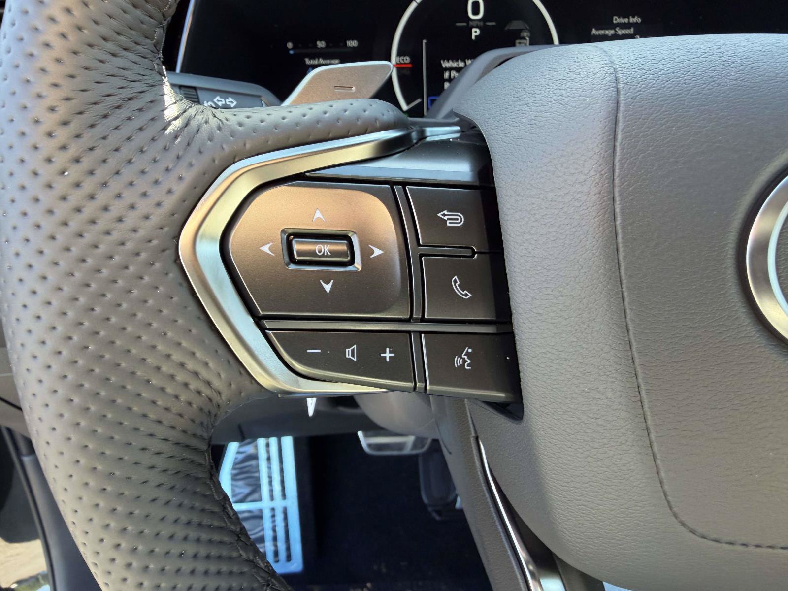New 2026 Lexus TX 500h AWD w/ Technology Package image 18