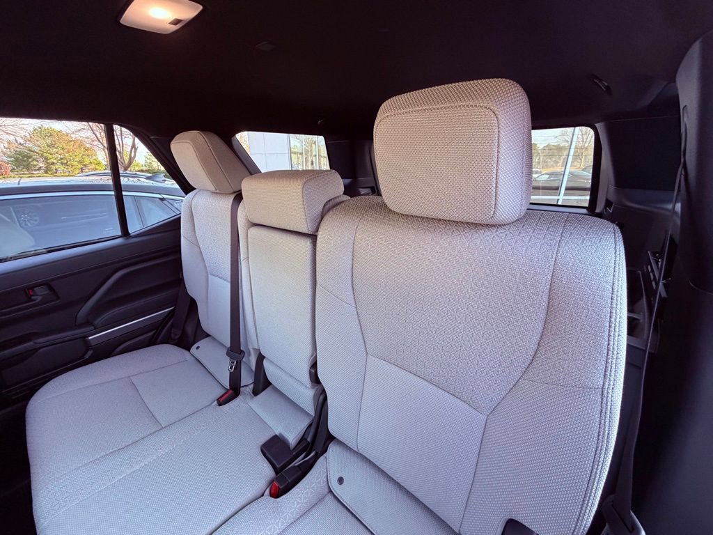 Used 2025 Toyota 4Runner SR5 image 9