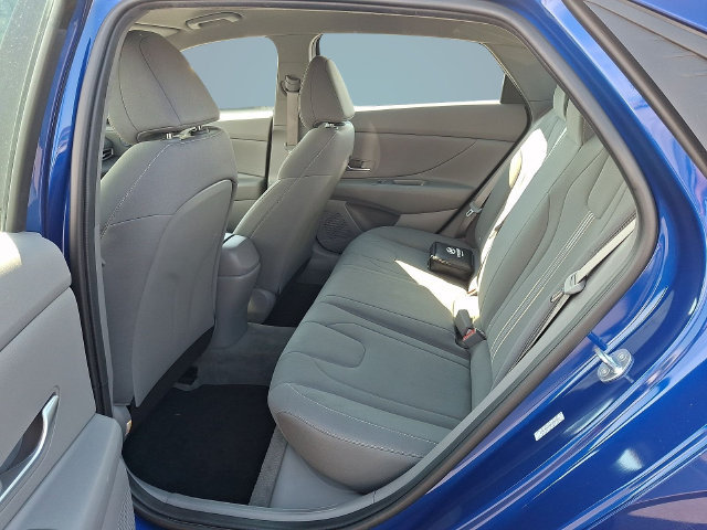 Used 2023 Hyundai Elantra SEL FWD image 6
