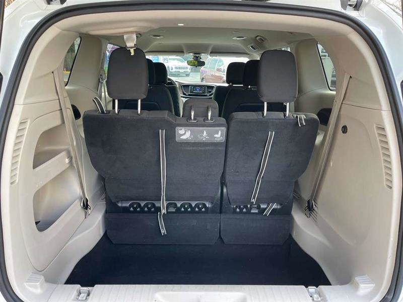 Used 2017 Chrysler Pacifica LX image 66