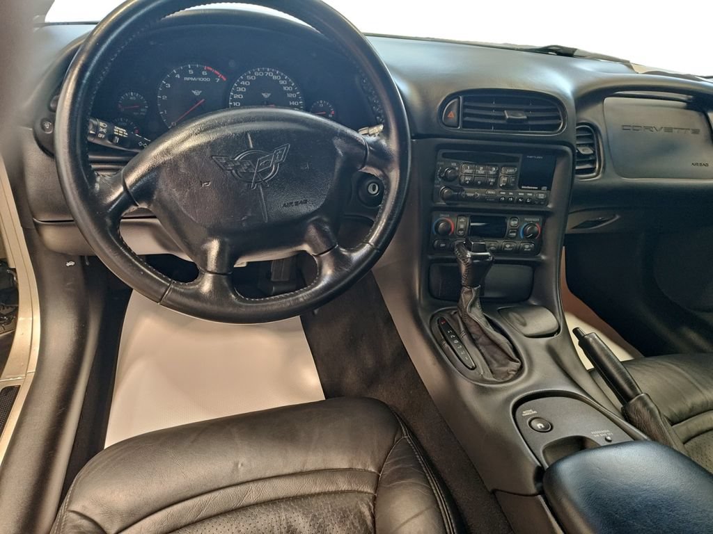 Used 2001 Chevrolet Corvette Convertible w/ Preferred Equipment Group2 RWD image 10