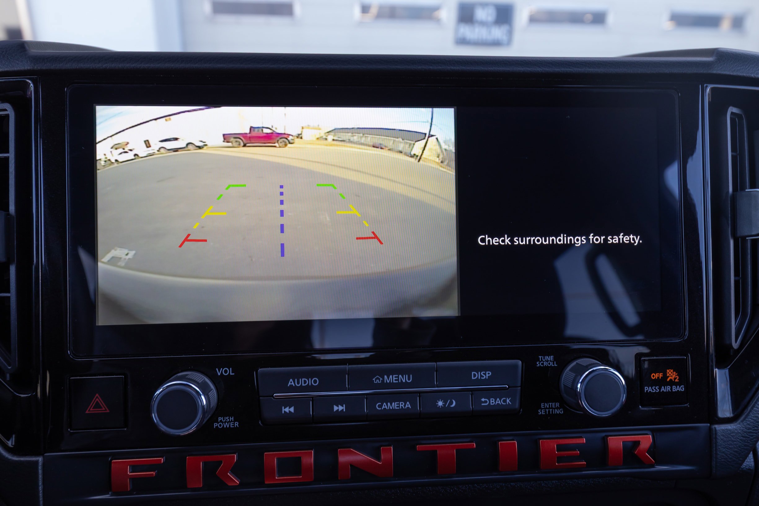Used 2025 Nissan Frontier PRO-4X image 25