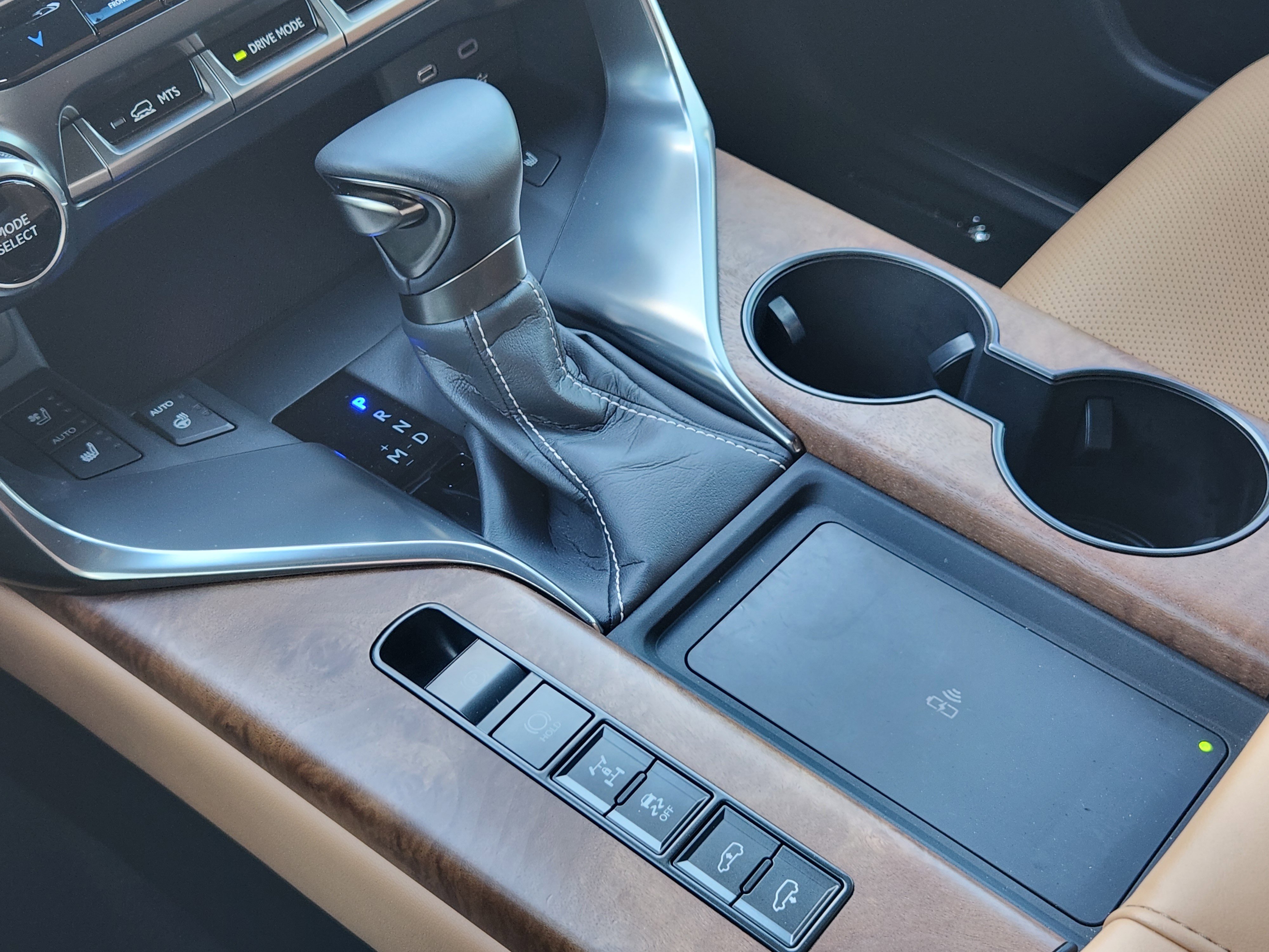 Used 2025 Lexus LX 600 4WD w/ Luxury Package image 24