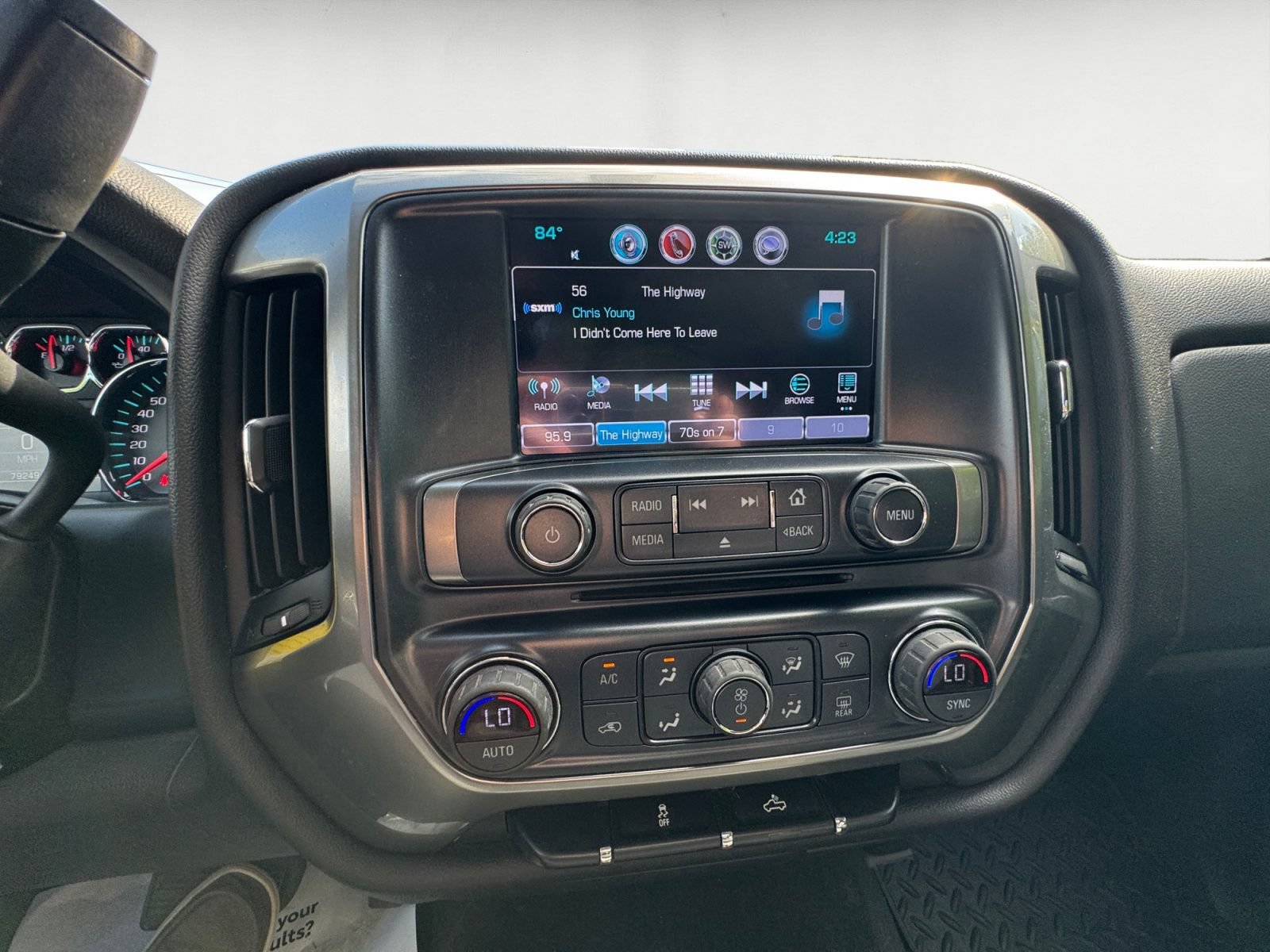 Used 2018 Chevrolet Silverado 2500 LT w/ LT Convenience Package AWD/4WD image 14