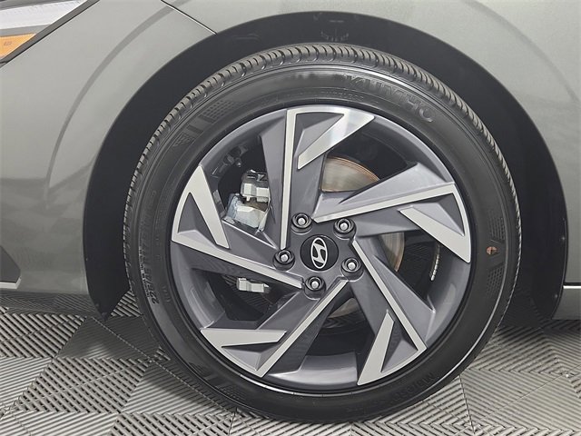 Certified 2025 Hyundai Elantra Sport image 14