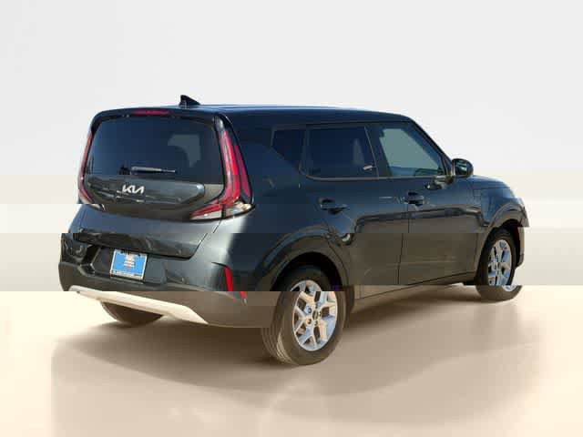 Used 2023 Kia Soul LX w/ LX Technology Package FWD image 5