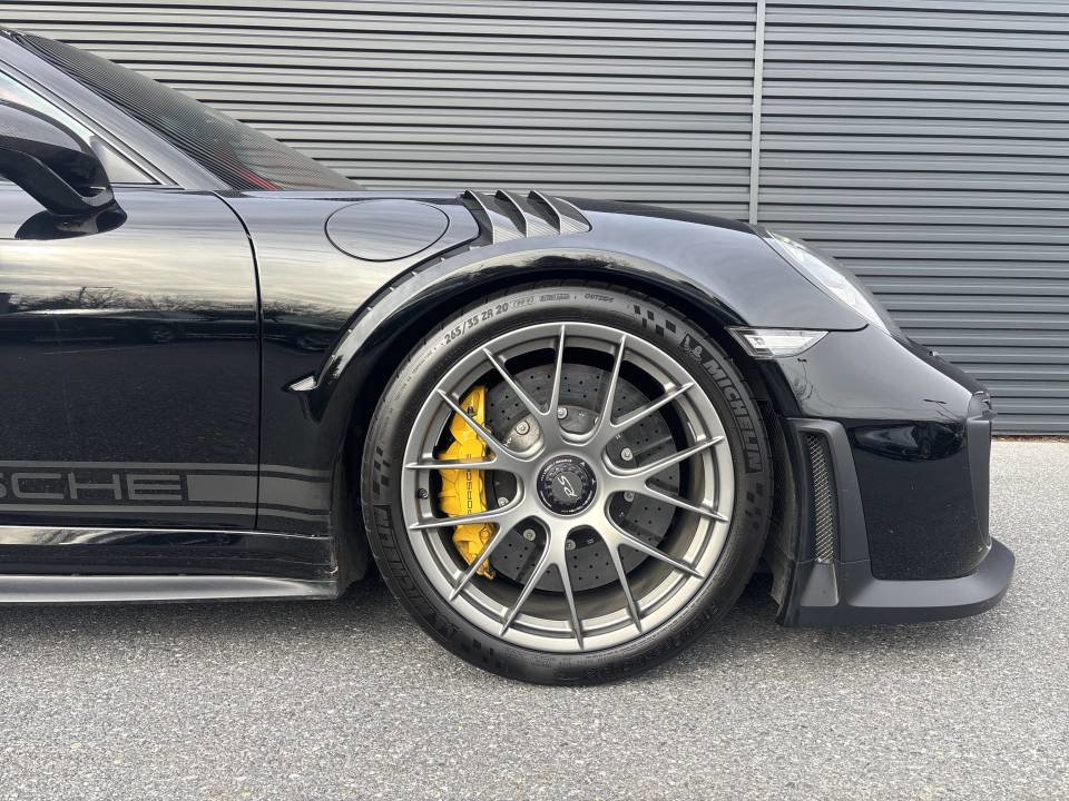 Used 2018 Porsche 911 GT2 RS image 9