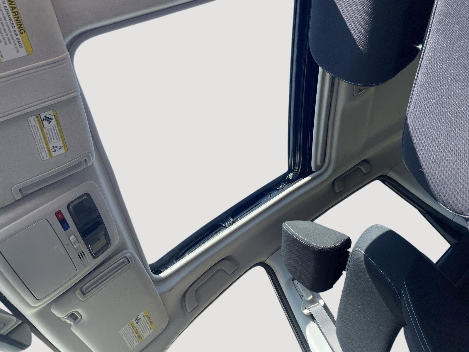 Used 2017 Subaru Forester 2.5i Premium w/ All-Weather Package image 27