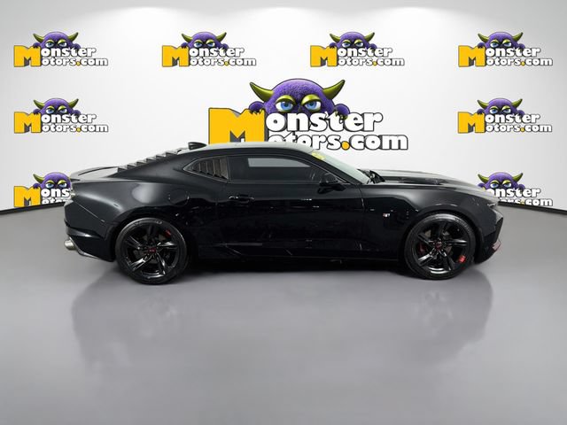 Used 2021 Chevrolet Camaro LT w/ RS Package RWD image 4