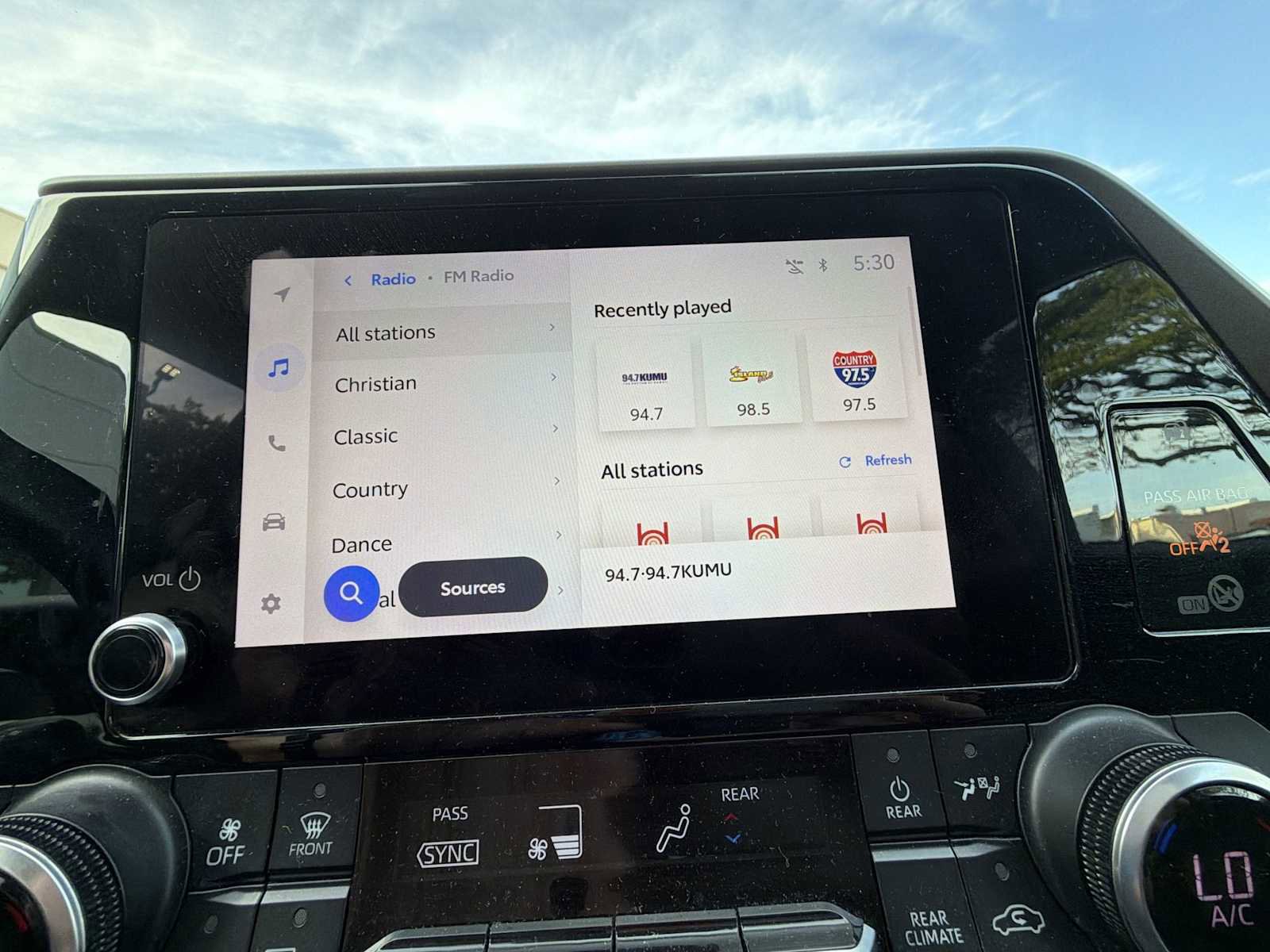 Used 2023 Toyota Highlander L image 17