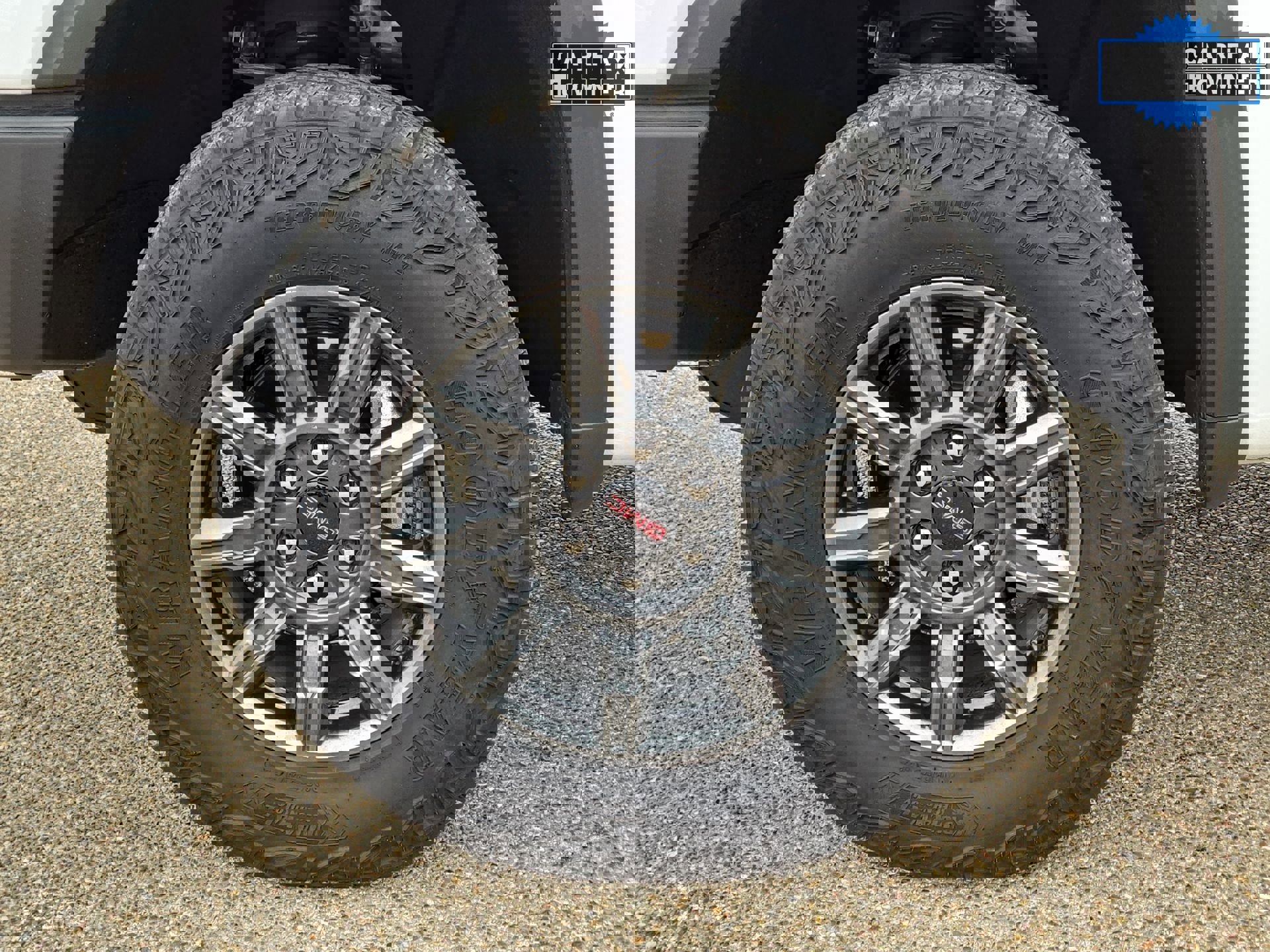 Used 2025 GMC Sierra 1500 AT4X image 11