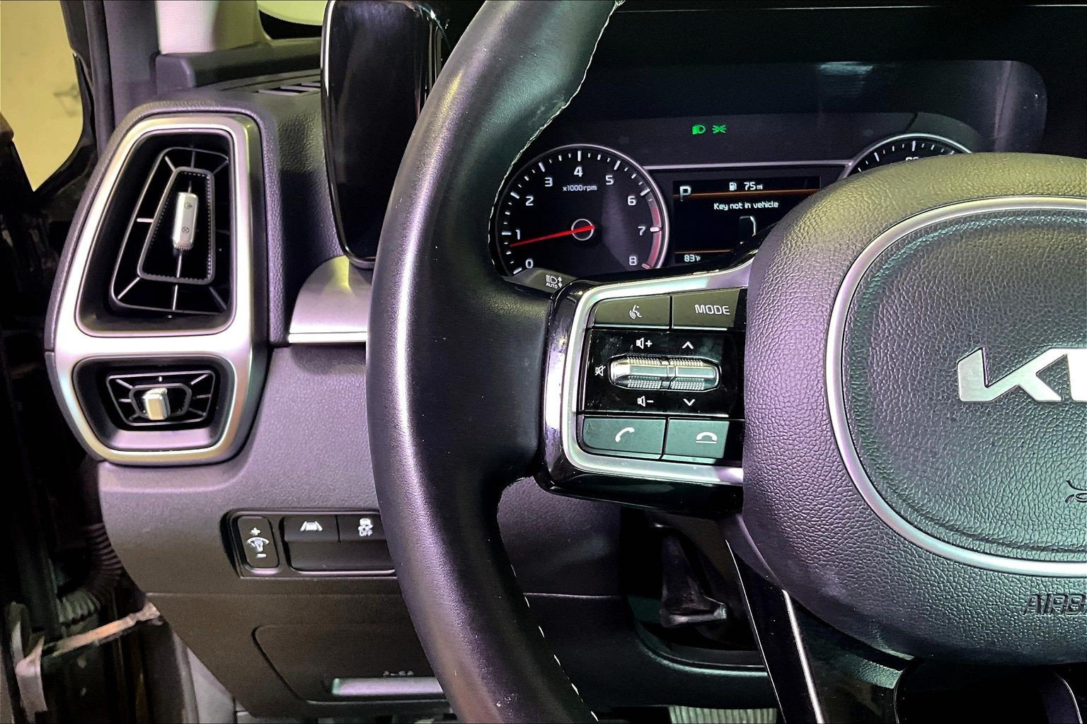 Used 2023 Kia Sorento S w/ Panoramic Sunroof Package FWD image 12