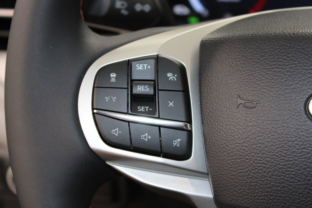 New 2026 Ford Explorer Active RWD image 38