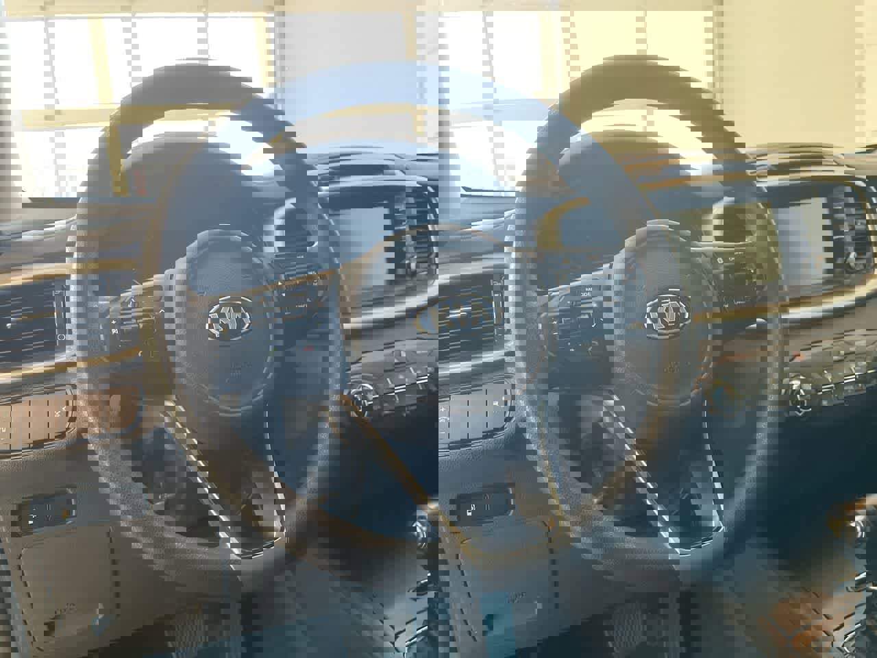 Used 2018 Kia Sorento LX image 14