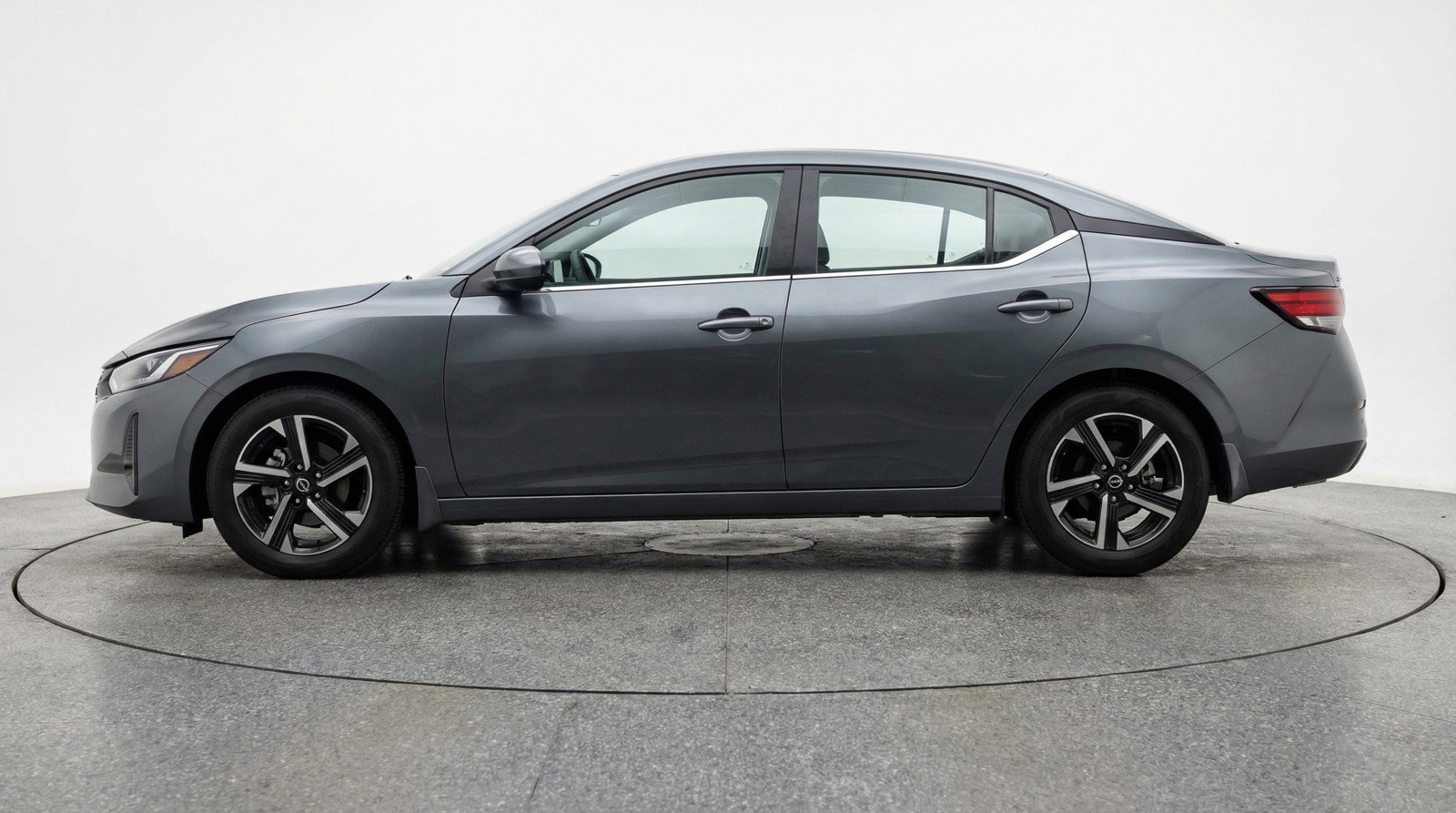 Used 2025 Nissan Sentra SV image 5