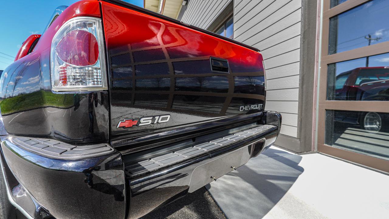 Used 1997 Chevrolet S10 Pickup LS w/ Preferred Equipment Group RWD image 36