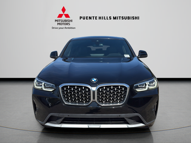 Used 2022 BMW X4 xDrive30i AWD/4WD image 2