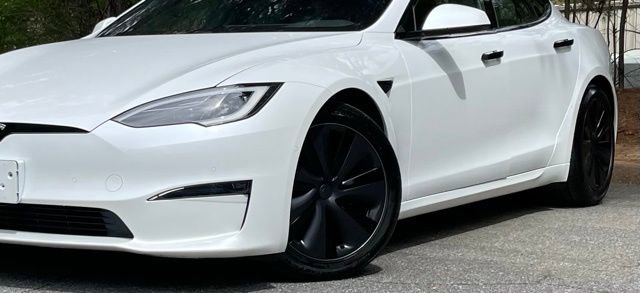 Used 2023 Tesla Model S image 2