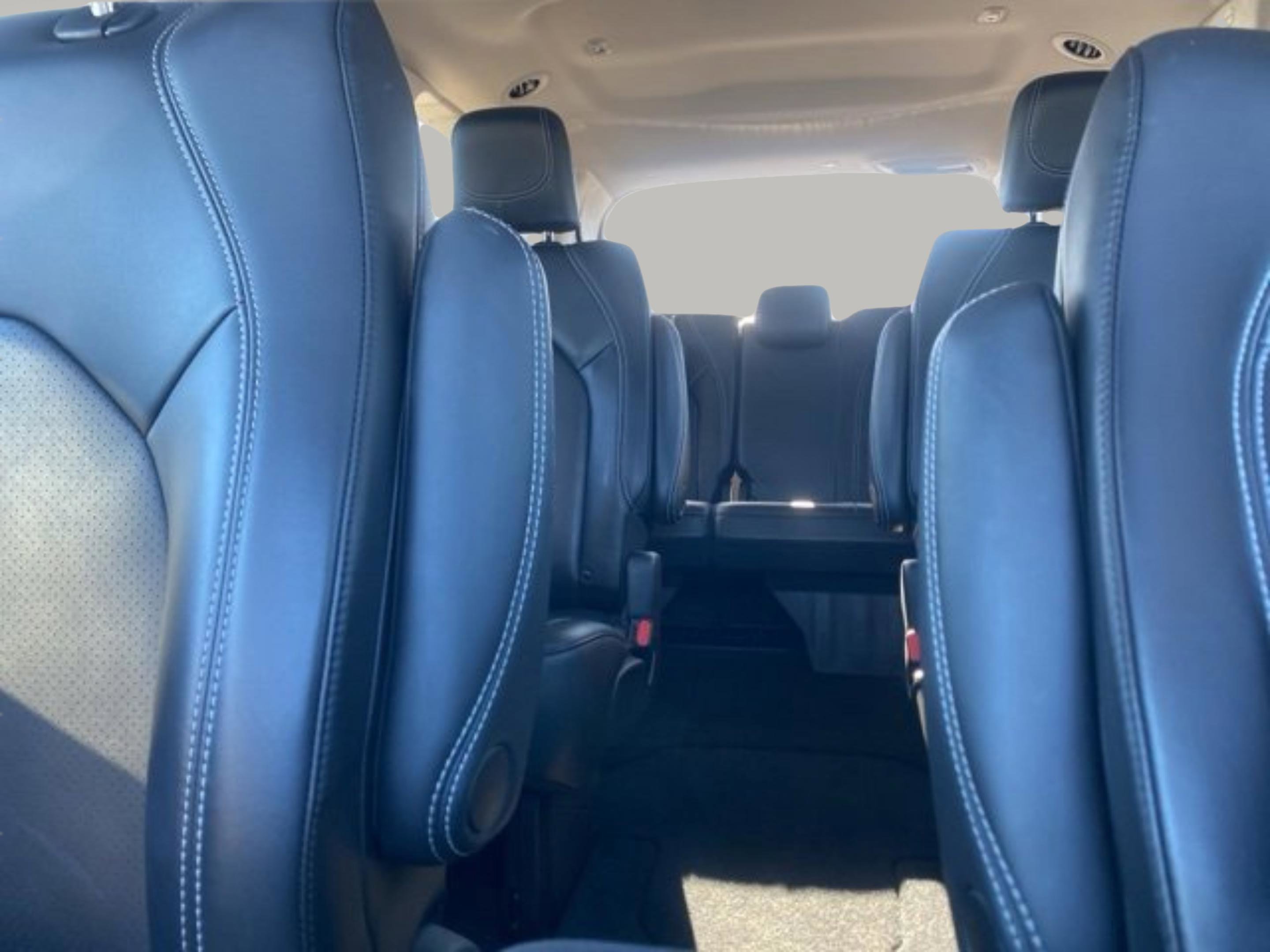 Used 2023 Chrysler Pacifica Touring-L image 30