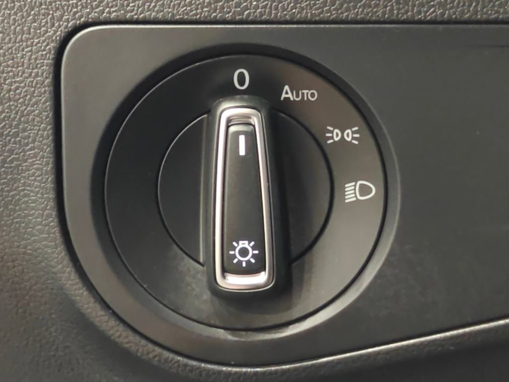 Used 2024 Volkswagen Tiguan SE AWD/4WD image 41
