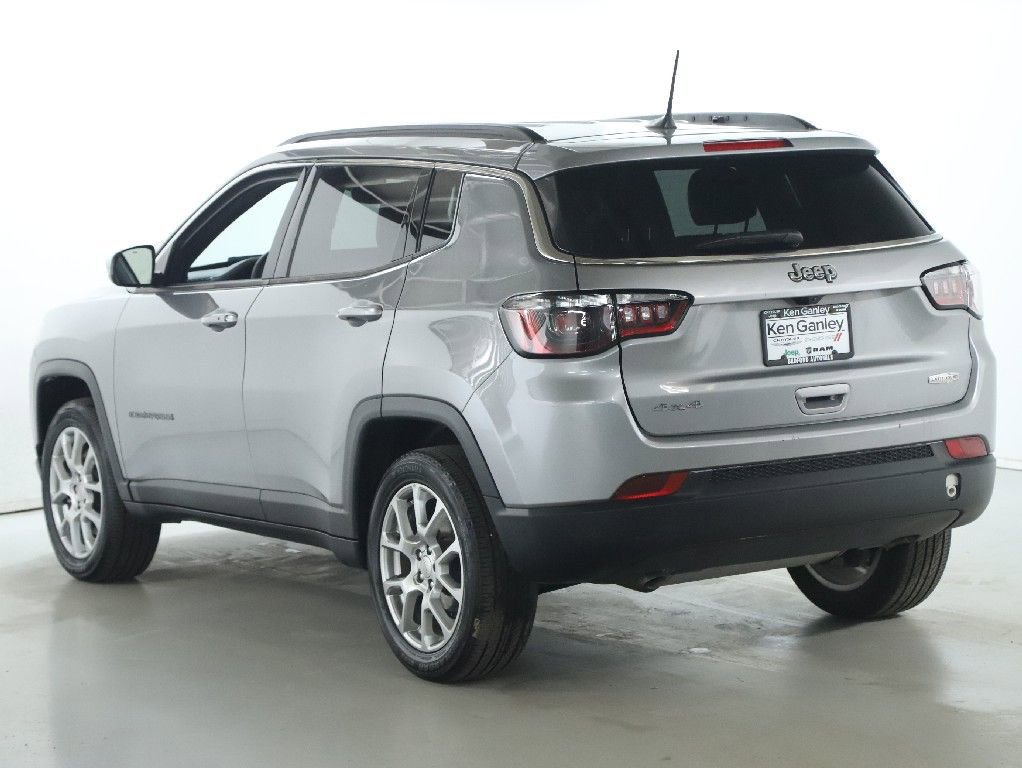 Used 2024 Jeep Compass Latitude image 40