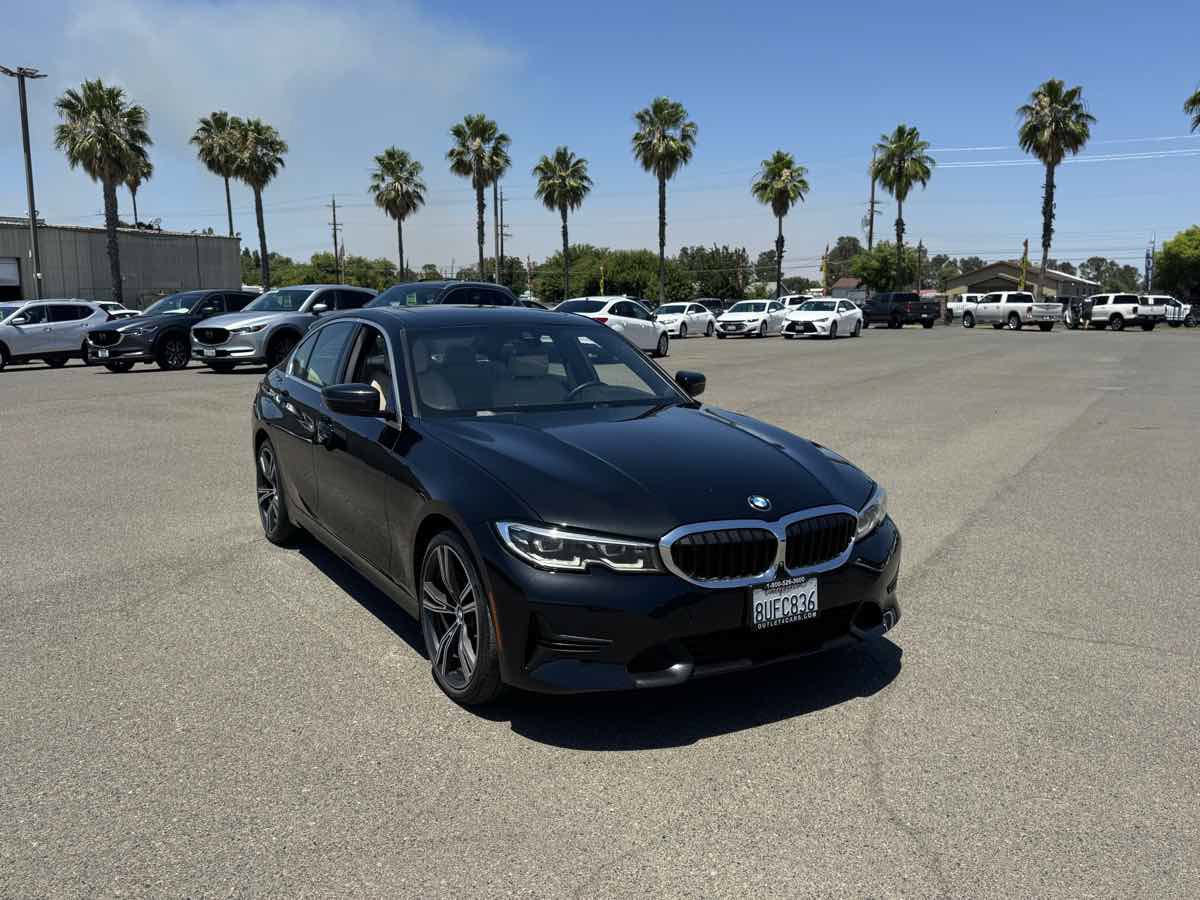 Used 2021 BMW 330i Sedan w/ Convenience Package RWD image 3