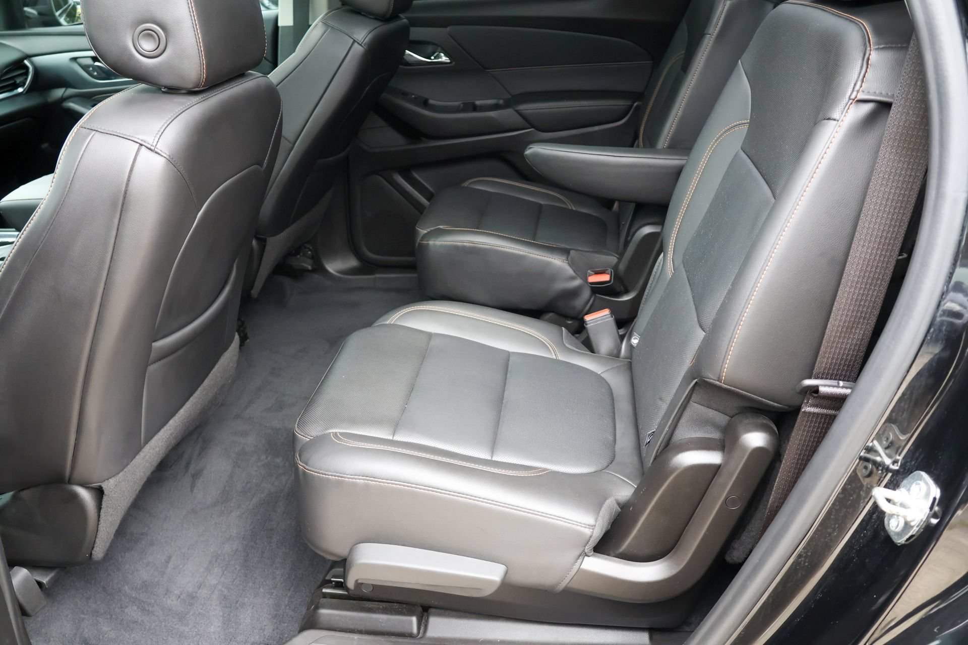 Used 2021 Chevrolet Traverse Premier w/ Redline Edition AWD/4WD image 20