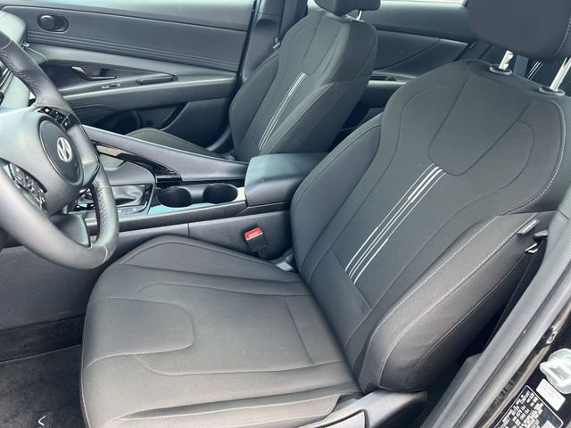 Certified 2025 Hyundai Elantra SEL FWD image 34