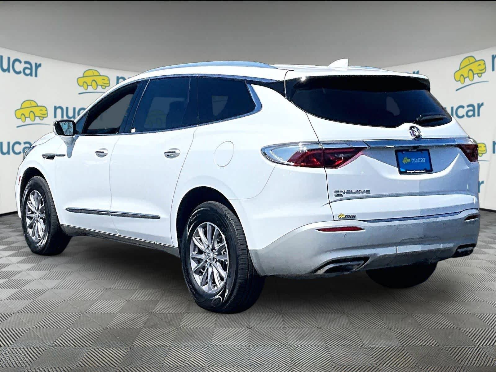 Used 2023 Buick Enclave Essence AWD/4WD image 4